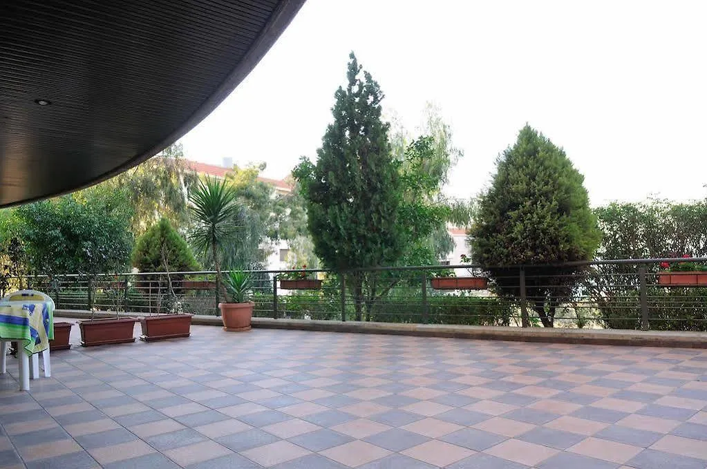 Casa Verde Suites Damour