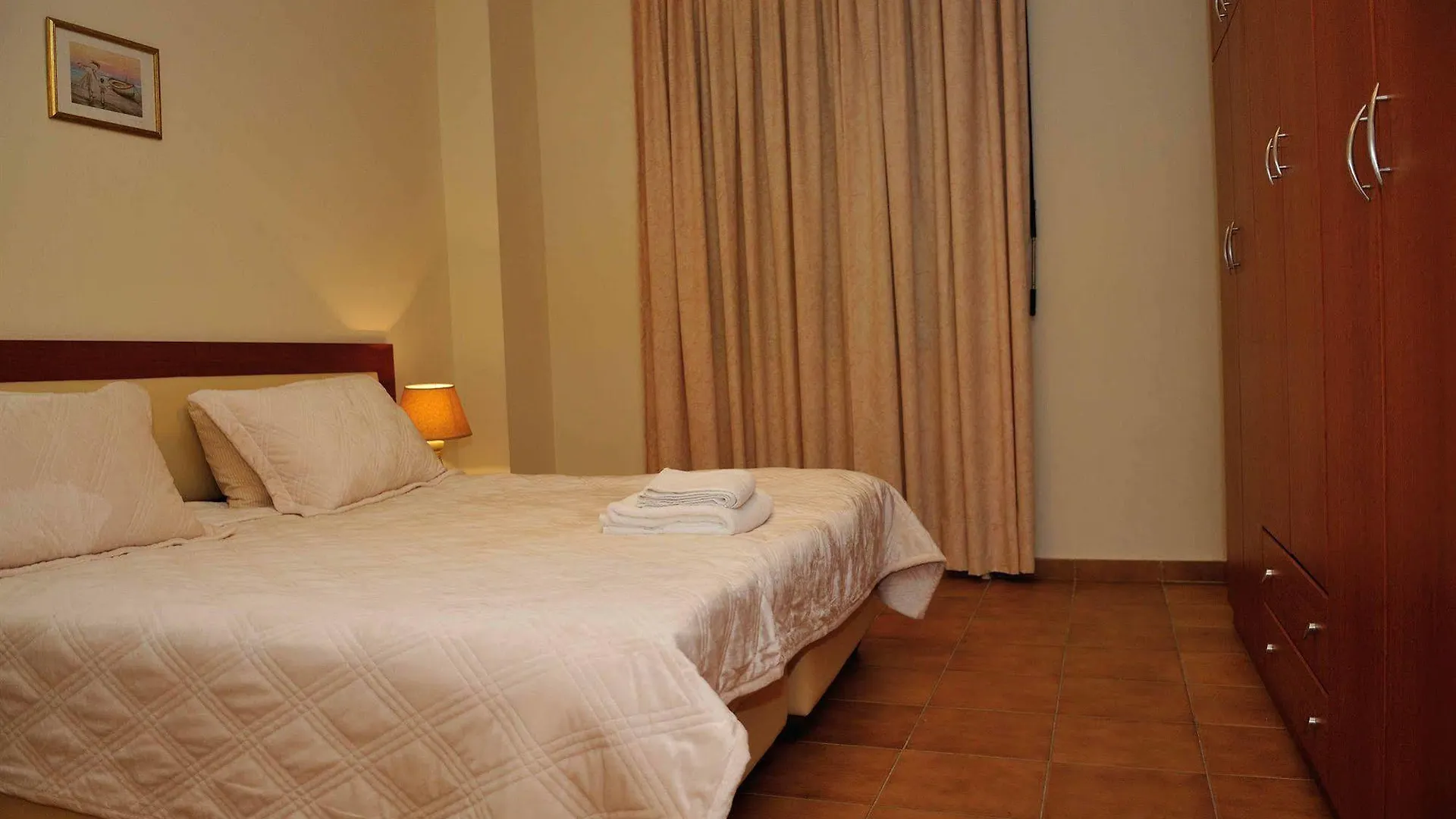 Casa Verde Suites Damour