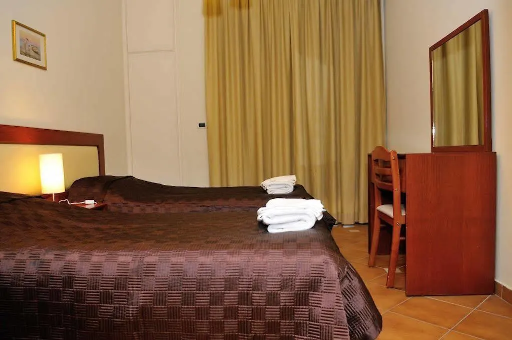 Casa Verde Suites Damour 0*,