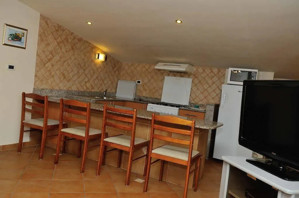 Daire Casa Verde Suites Damour