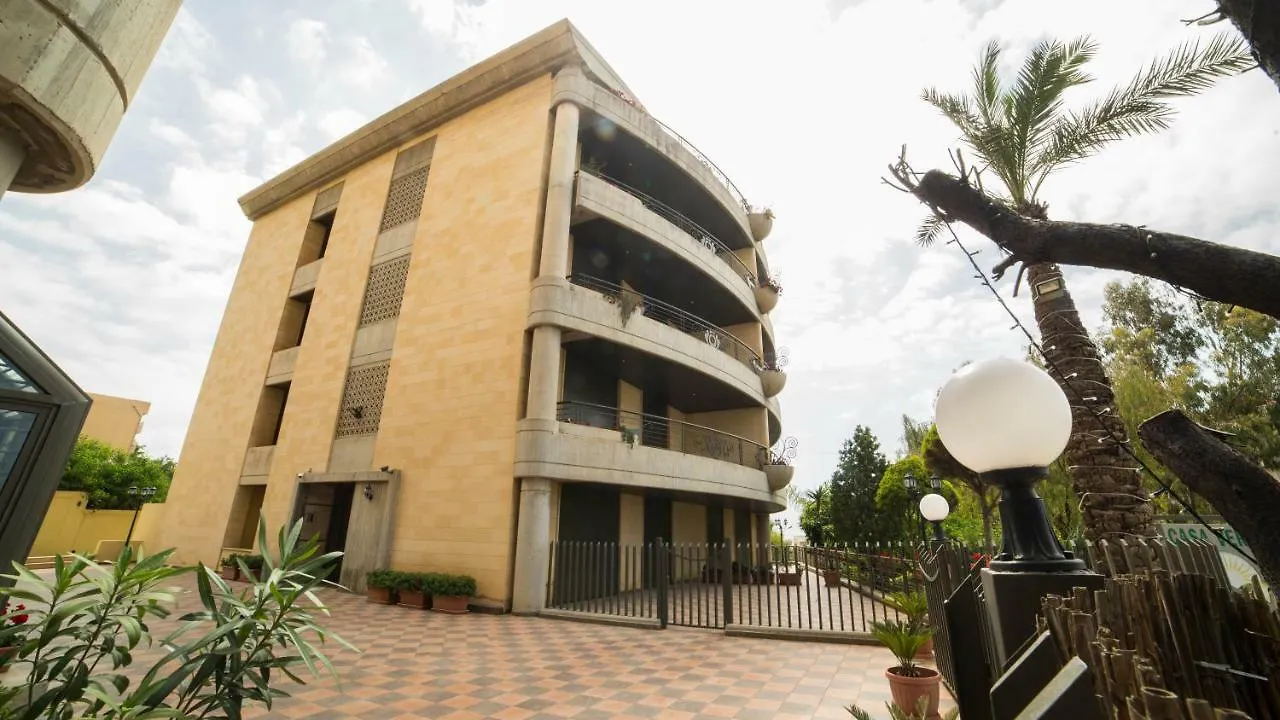 Casa Verde Suites Damour Daire